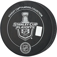 Rondelle de hockey autographiée par Duncan Keith, des Blackhawks de Chicago, champions de la Coupe Stanley 2015, avec inscription « Conn Smythe 2015 ».