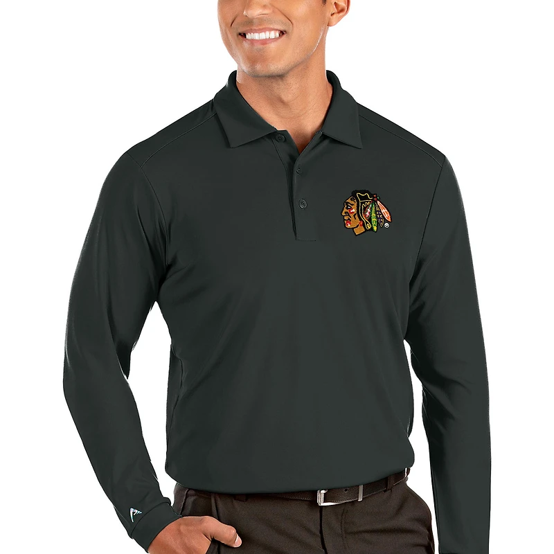 Polo à manches longues Antigua Charcoal Chicago Blackhawks Tribute pour homme