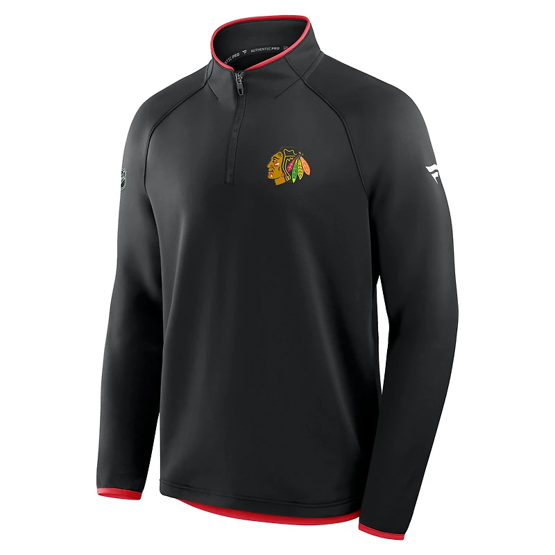 Pull raglan à quart de zip Fanatics Black Chicago Blackhawks Authentic Pro Rink pour homme