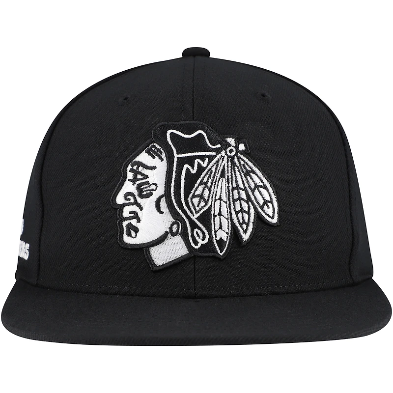 Casquette Snapback Mitchell & Ness noire pour homme des Chicago Blackhawks