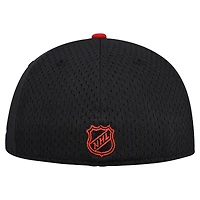 Men's New Era Black/Red Chicago Blackhawks Mesh Crown Two-Tone 59FIFTY Fitted Hat