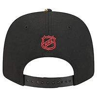 Casquette ajustable 9SEVENTY noire New Era pour homme avec visière mascotte des Chicago Blackhawks