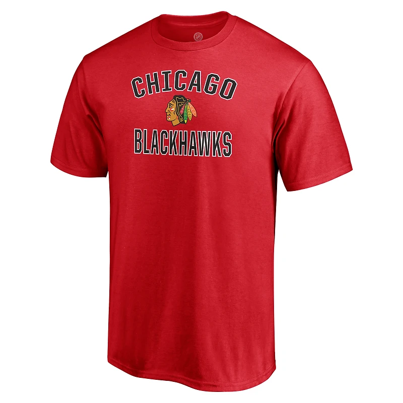 T-shirt rouge pour homme des Blackhawks de Chicago avec l'arche la victoire
