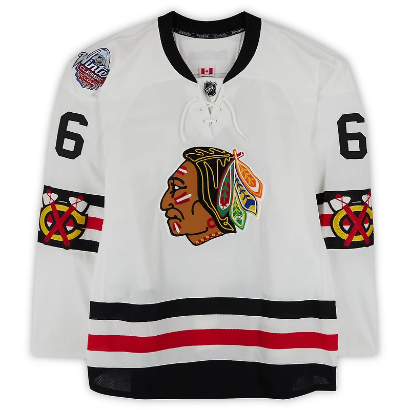 Maillot blanc Reebok n° 6 porté par Michal Kempny des Blackhawks de Chicago lors du match d'entraînement contre les Blues de St. Louis le 2 janvier 2017 - Classique hivernale de la LNH - Porté pendant l'échauffement