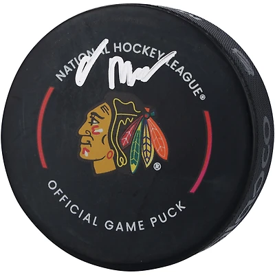 Rondelle de match officielle autographiée par Oliver Moore des Chicago Blackhawks
