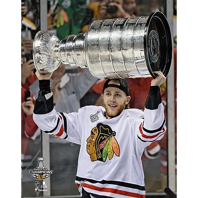 Patrick Kane Chicago Blackhawks Unsigned Stanley Cup Champions Raising Photograph