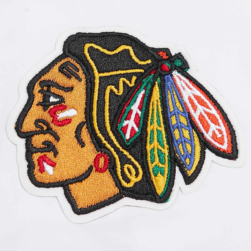 T-shirt court Pro Standard blanc des Blackhawks de Chicago pour femmes Boxy Script Tail