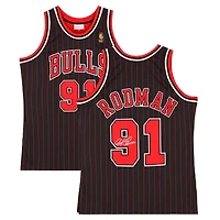 Maillot authentique Mitchell & Ness à rayures noires autographié par Dennis Rodman des Chicago Bulls 1996-97