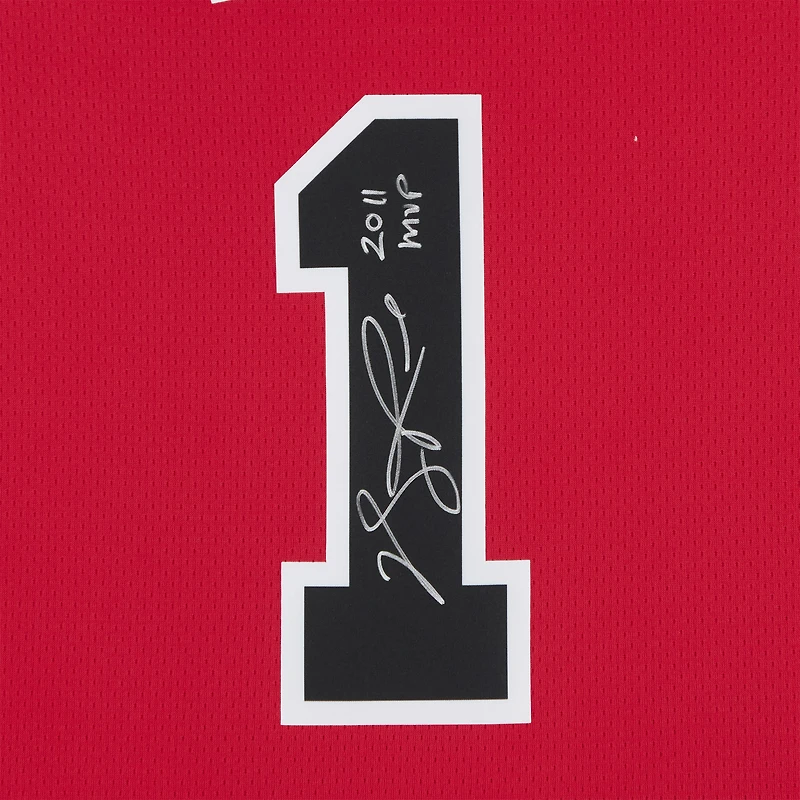 Maillot Swingman Nike Icon Edition rouge autographié par Derrick Rose des Chicago Bulls avec inscription « MVP 2011 »