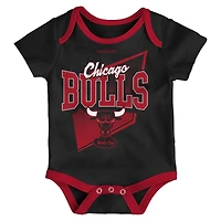OST BULLS NOIR ROUGE INFANT M&N HWC SS & LS CREEPER AND BEANIE SET INFGIFPCK