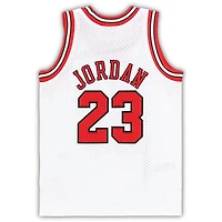 Infant Mitchell & Ness Michael Jordan White Chicago Bulls 1997/98 Hardwood Classics Authentic Jersey