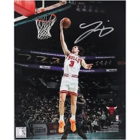 Photo dédicacée de Josh Giddey (Chicago Bulls) - 20 x 25 cm (8 x 10 pouces) - Layup Spotlight