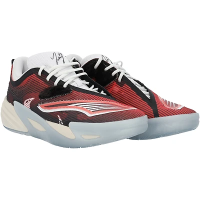 Chaussures Puma rouges portées par Josh Giddey, joueur des Chicago Bulls, lors de la saison NBA 2025-2026.