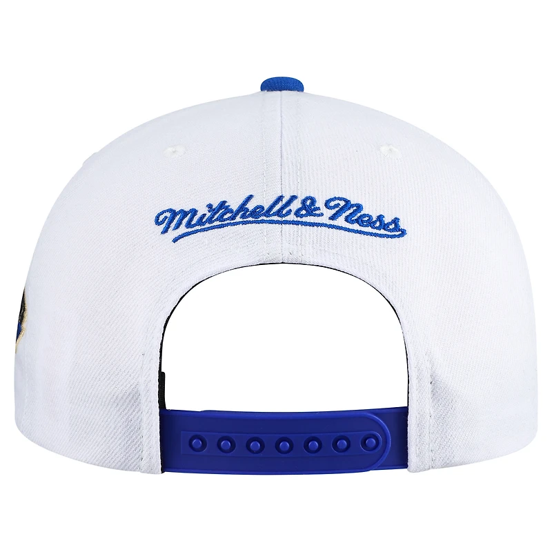 Casquette ajustable Mitchell & Ness blanche Chicago Bulls Core Pro Crown pour homme
