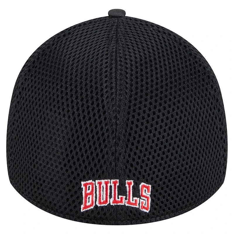 Casquette New Era noire Chicago Bulls Subtle Camo 39THIRTY Flex pour homme