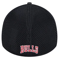 Casquette New Era noire Chicago Bulls Subtle Camo 39THIRTY Flex pour homme