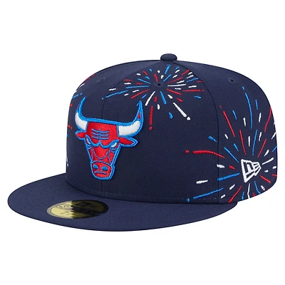 Casquette ajustée 59FIFTY Americana Fireworks des Chicago Bulls de New Era pour homme, bleu marine