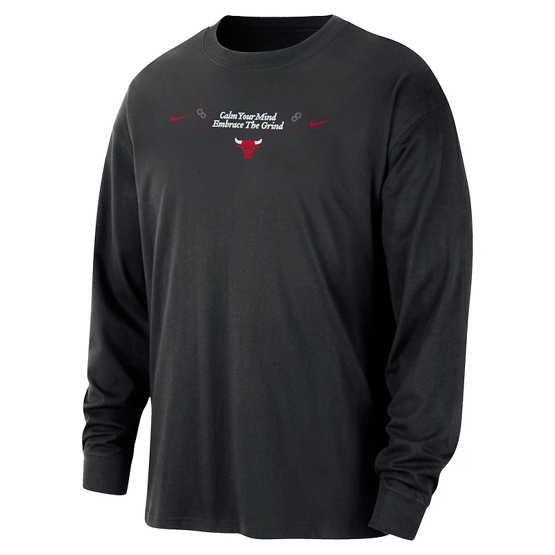Men's Nike Black Chicago Bulls Courtside Oversized Long Sleeve T-Shirt