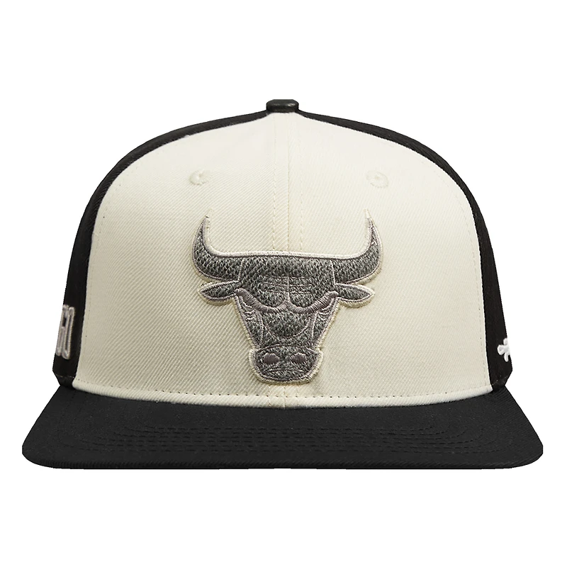 Men's Pro Standard Cream Chicago Bulls French Terry Snapback Hat