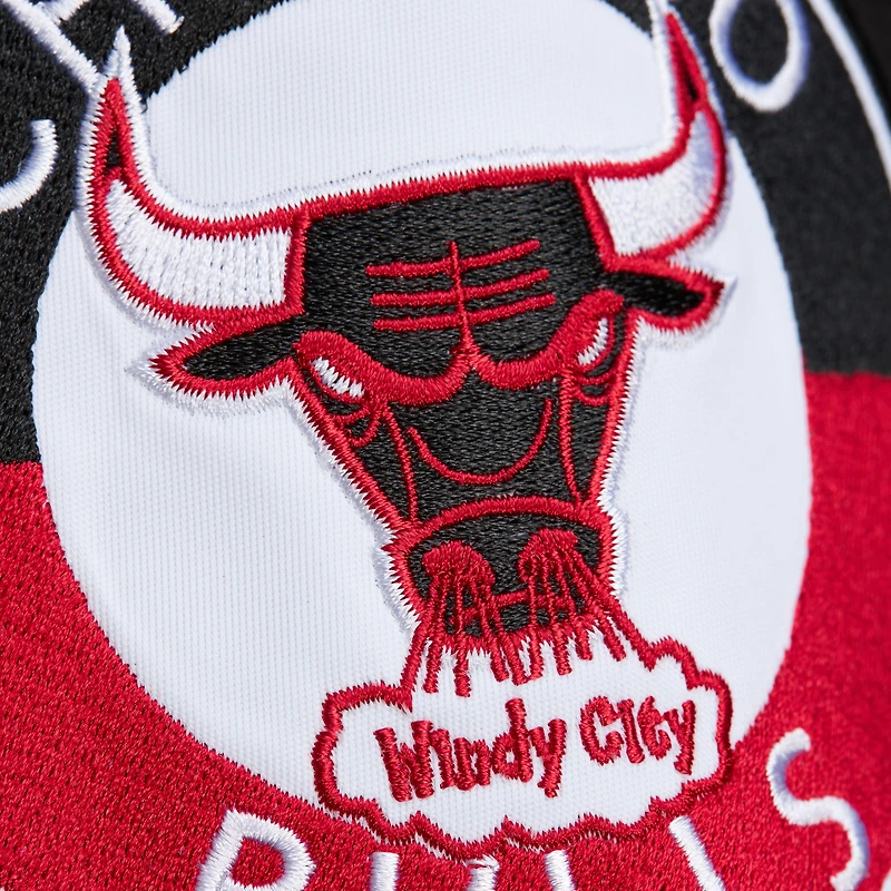 Veste zippée en satin noire pour homme de la collection Hardwood Classics Blackout des Chicago Bulls