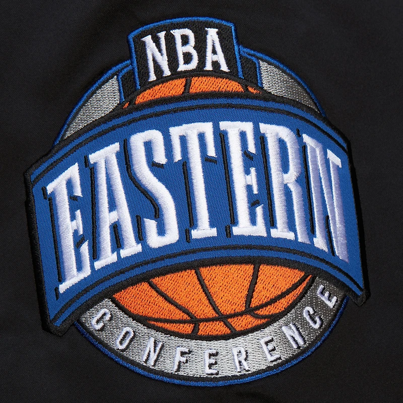 Veste zippée en satin noire pour homme de la collection Hardwood Classics Blackout des Chicago Bulls
