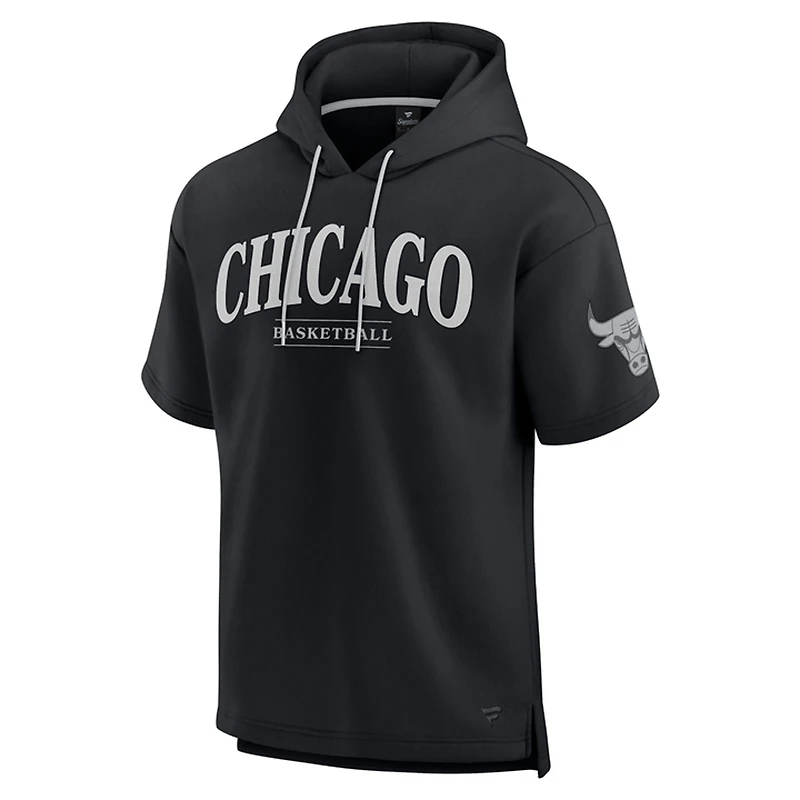 Sweat à capuche manches courtes Fanatics Black Chicago Bulls Elements Ready pour hommes