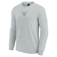 T-shirt à manches longues Fanatics gris Chicago Bulls Elements Strive pour hommes