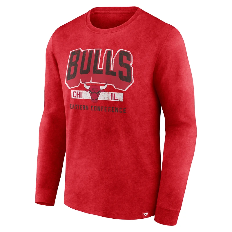 T-shirt à manches longues Fanatics Heather Red Chicago Bulls Front Court Press Snow Wash pour hommes
