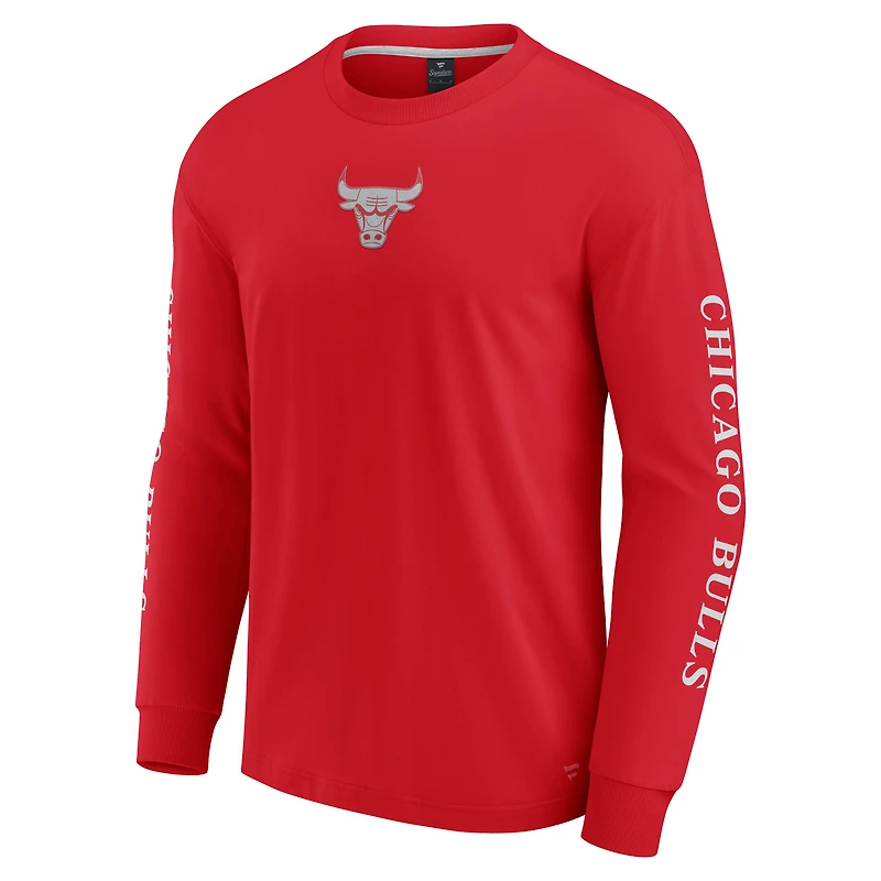 T-shirt à manches longues Fanatics Red Chicago Bulls Elements Strive pour hommes