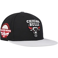 Men's Mitchell & Ness Black/Gray Chicago Bulls Core Snapback Hat