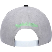 Men's Mitchell & Ness Black/Pink Chicago Bulls Day 5 Snapback Hat