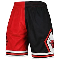 Short Mitchell & Ness noir/rouge pour homme Chicago Bulls Hardwood Classics 1997 Split Swingman