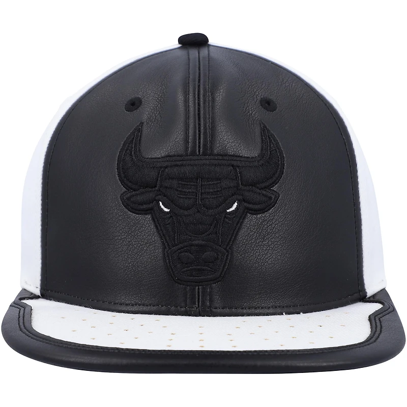 Men's Mitchell & Ness Black/White Chicago Bulls NBA Day One Snapback Hat