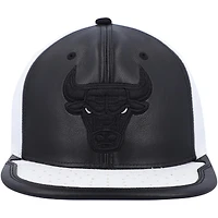 Men's Mitchell & Ness Black/White Chicago Bulls NBA Day One Snapback Hat