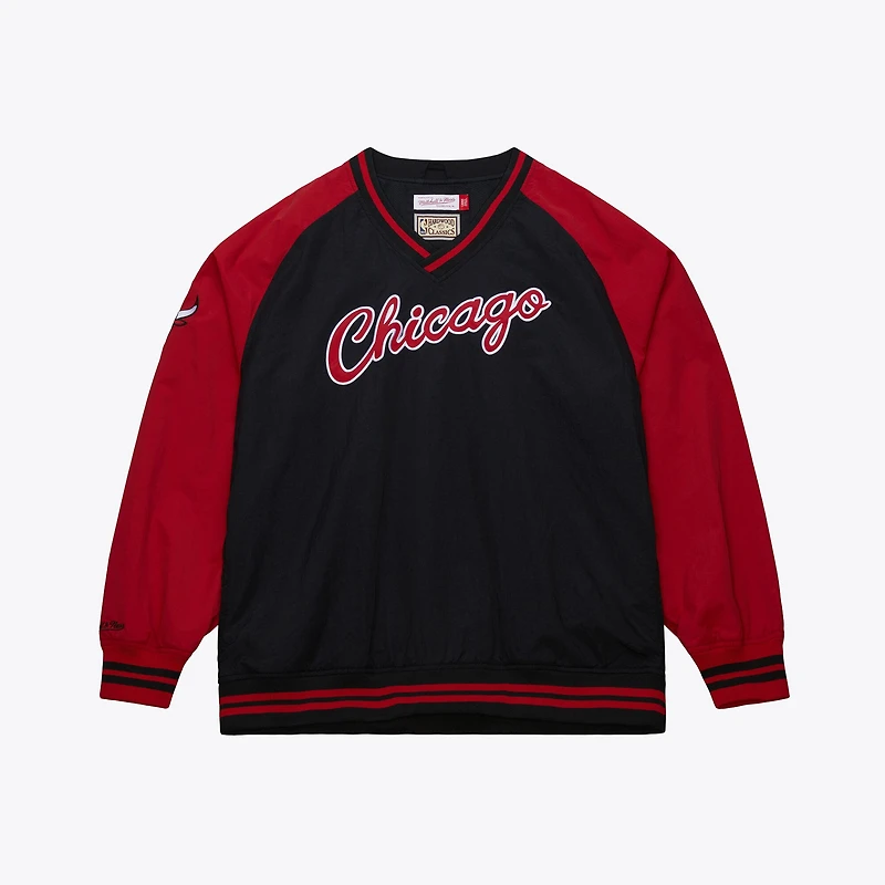 Men's Mitchell & Ness  Black Chicago Bulls Classic V-Neck Raglan Pullover