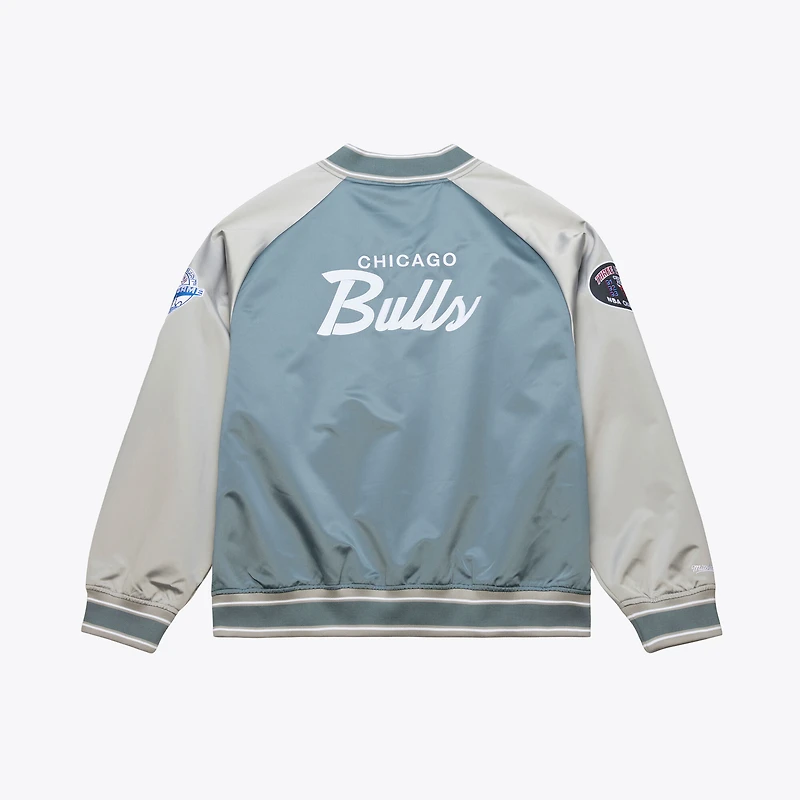 Veste Mitchell & Ness pour homme, bleu/argent, Chicago Bulls Thunderstorm, en satin léger à boutons-pression.