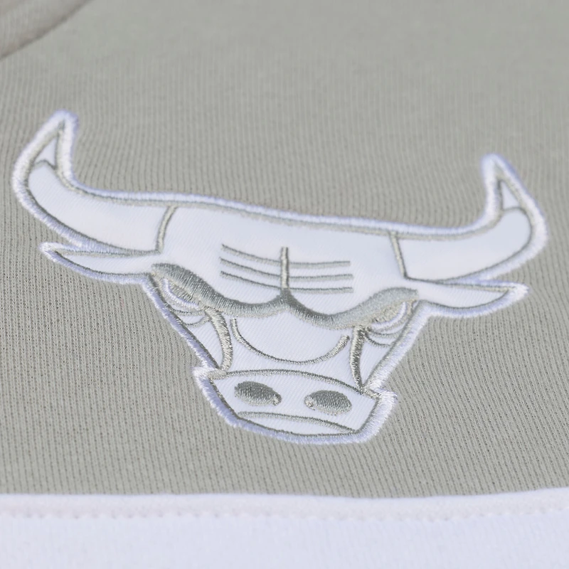 Men's Mitchell & Ness  Blue Chicago Bulls Thunderstorm Head Coach Quarter-Zip Jacket