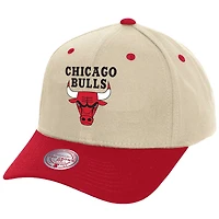 Casquette ajustable Game On Two-Tone Pro Crown des Chicago Bulls crème Mitchell & Ness pour hommes