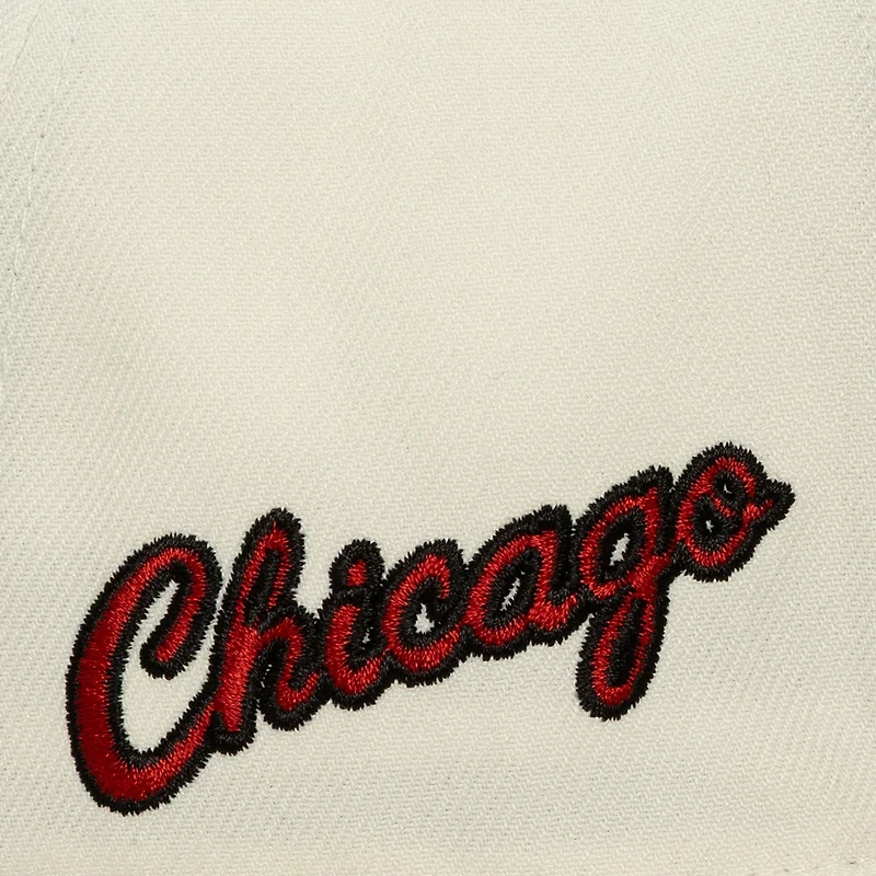 Men's Mitchell & Ness  Cream Chicago Bulls Ochre Dusted Double Two-Toned Pro Crown Adjustable Hat