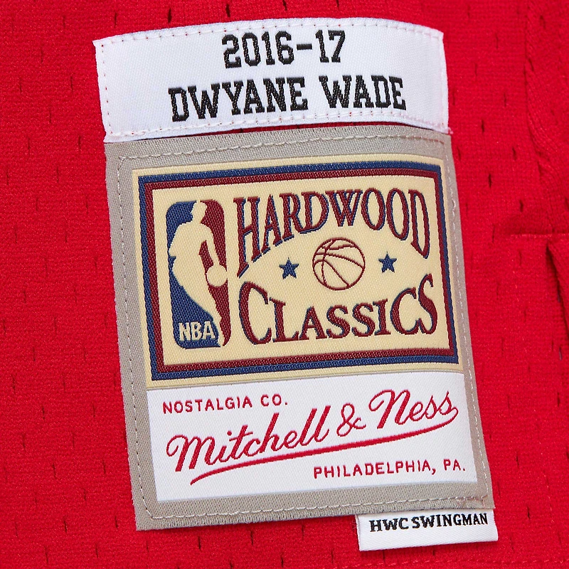 Maillot Swingman Mitchell & Ness Dwyane Wade rouge Chicago Bulls 2016/17 Hardwood Classics pour hommes