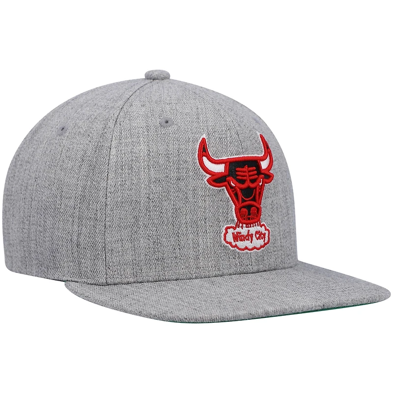 Men's Mitchell & Ness Heathered Gray Chicago Bulls Hardwood Classics Team 2.0 Snapback Hat