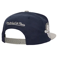 Casquette Snapback Mitchell & Ness bleu marine/gris Chicago Bulls Core III pour hommes