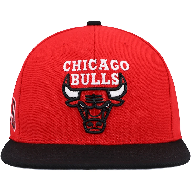 Casquette Snapback Mitchell & Ness rouge/noir Chicago Bulls Side Core 2.0 pour hommes
