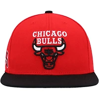Casquette Snapback Mitchell & Ness rouge/noir Chicago Bulls Side Core 2.0 pour hommes