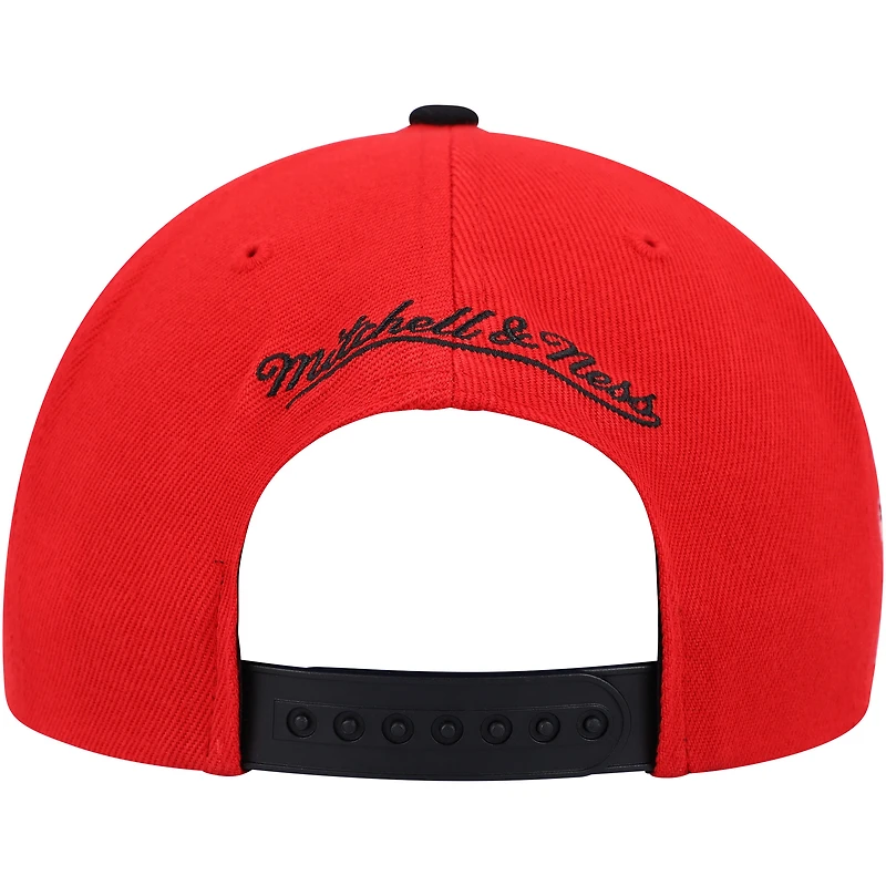 Men's Mitchell & Ness Red/Black Chicago Bulls Side Core 2.0 Snapback Hat