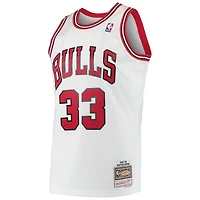 Men's Mitchell & Ness Scottie Pippen White Chicago Bulls Hardwood Classics Swingman Jersey