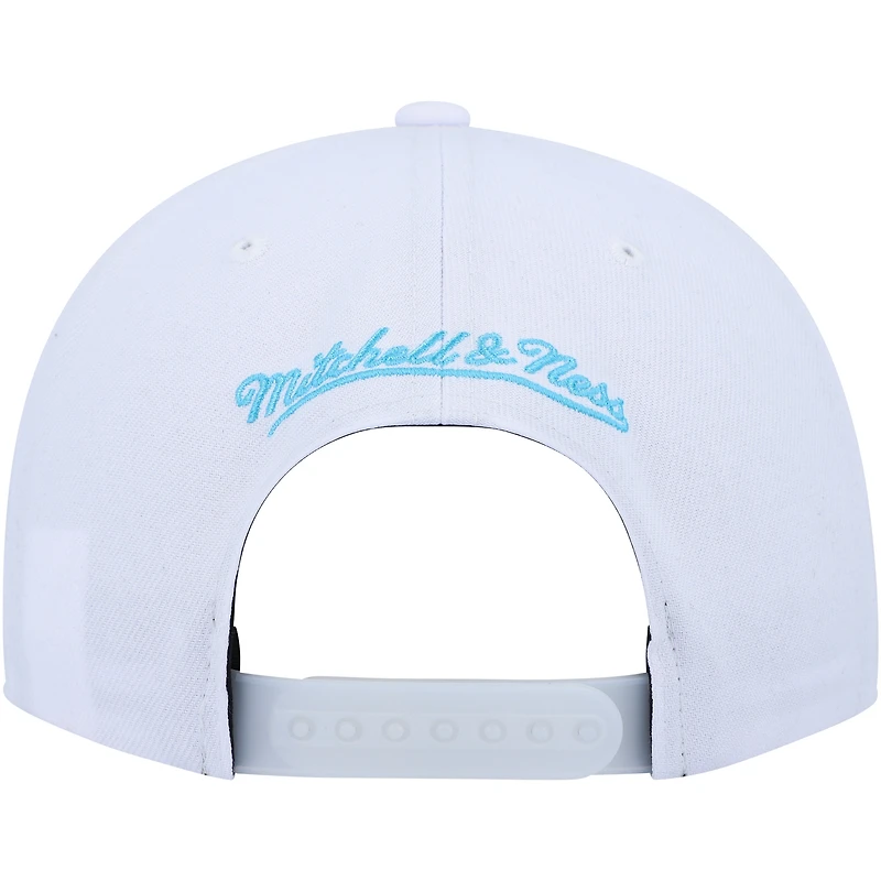 Men's Mitchell & Ness Silver/Blue Chicago Bulls Day 5 Snapback Hat