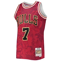 Maillot Swingman du Nouvel An lunaire Mitchell & Ness Toni Kukoc rouge Chicago Bulls Hardwood Classics 1997/98 pour hommes