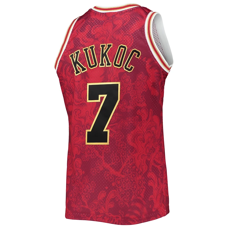 Maillot Swingman du Nouvel An lunaire Mitchell & Ness Toni Kukoc rouge Chicago Bulls Hardwood Classics 1997/98 pour hommes