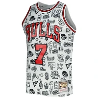 Homme Mitchell & Ness Toni Kukoc Blanc Chicago Bulls 1997/98 Hardwood Classics Doodle Swingman Maillot